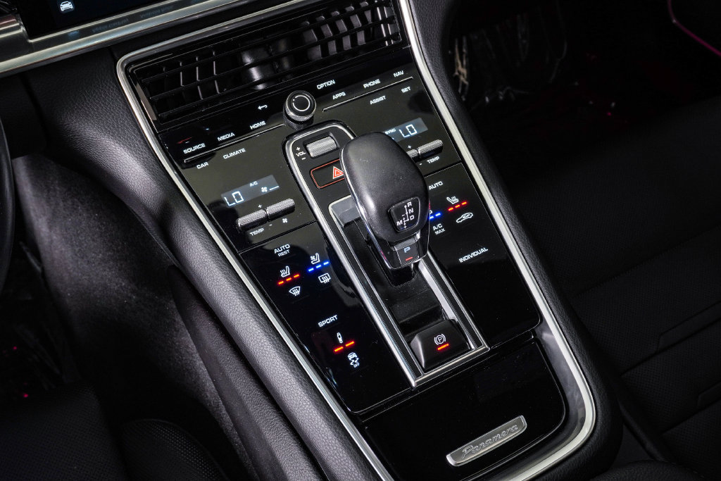 Certified 2023 Porsche Panamera 4 AWD/4WD image 24