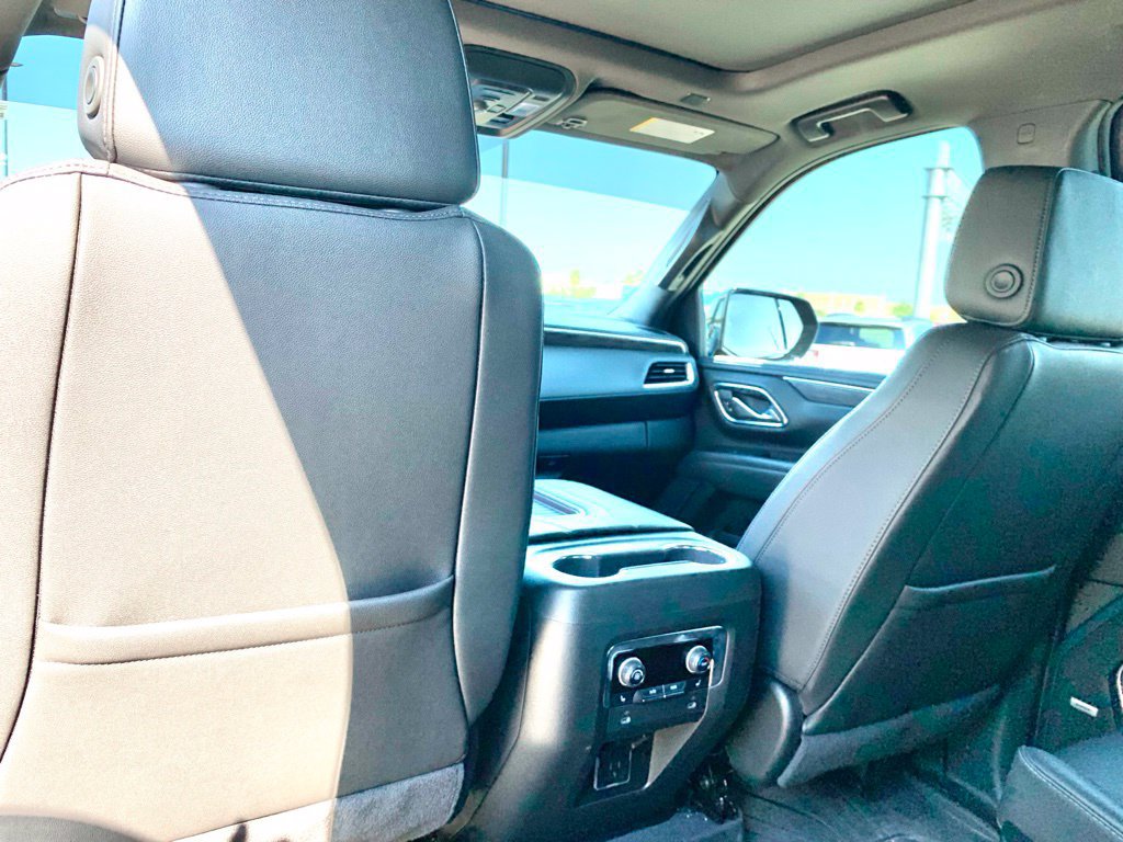 Used 2024 Chevrolet Tahoe Z71 w/ Luxury Package AWD/4WD image 15
