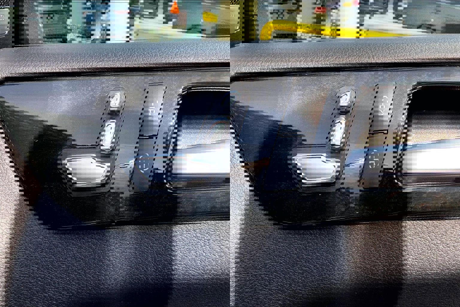 Used 2018 Mercedes-Benz GLE 350 w/ Premium 1 Package image 34