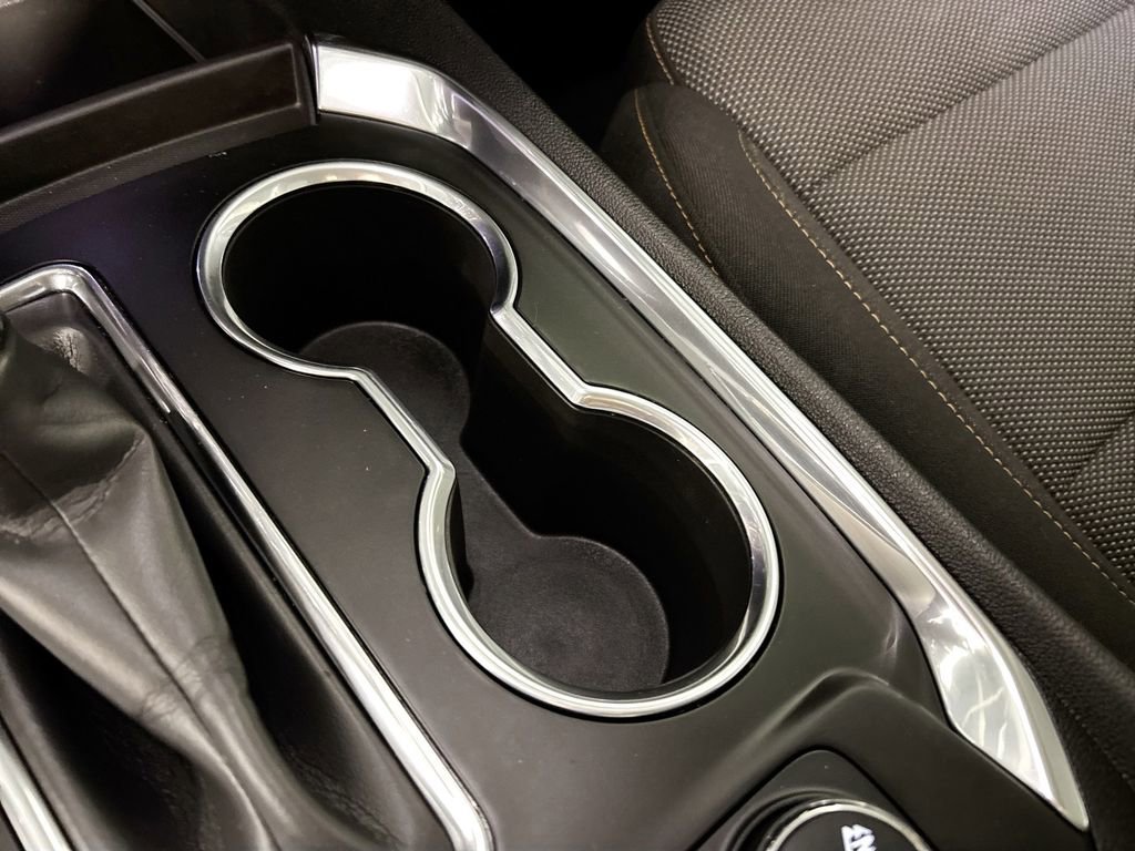 Used 2021 Chevrolet Traverse LT image 15