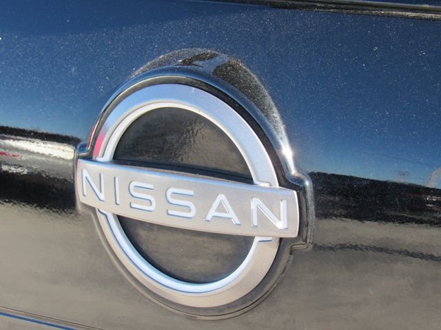 Used 2023 Nissan Rogue S image 11
