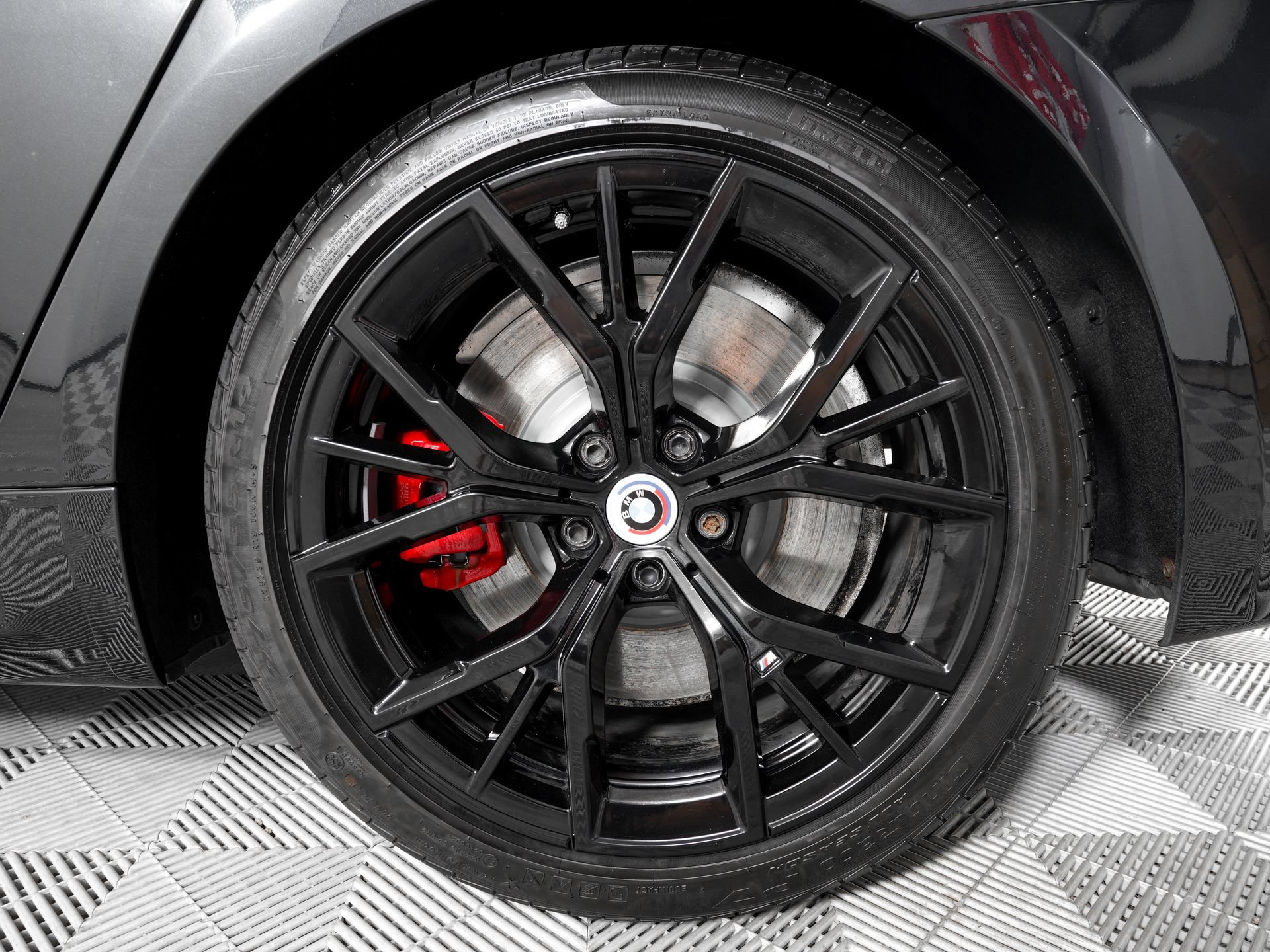 Used 2023 BMW M550i xDrive w/ Executive Package AWD/4WD image 31
