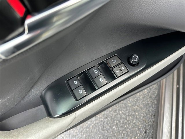 Used 2020 Toyota Camry SE image 19