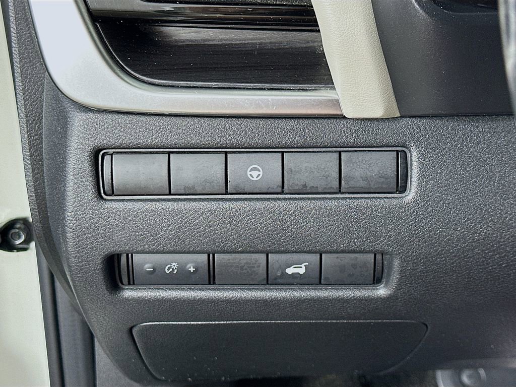 Used 2021 Nissan Rogue SL FWD image 22