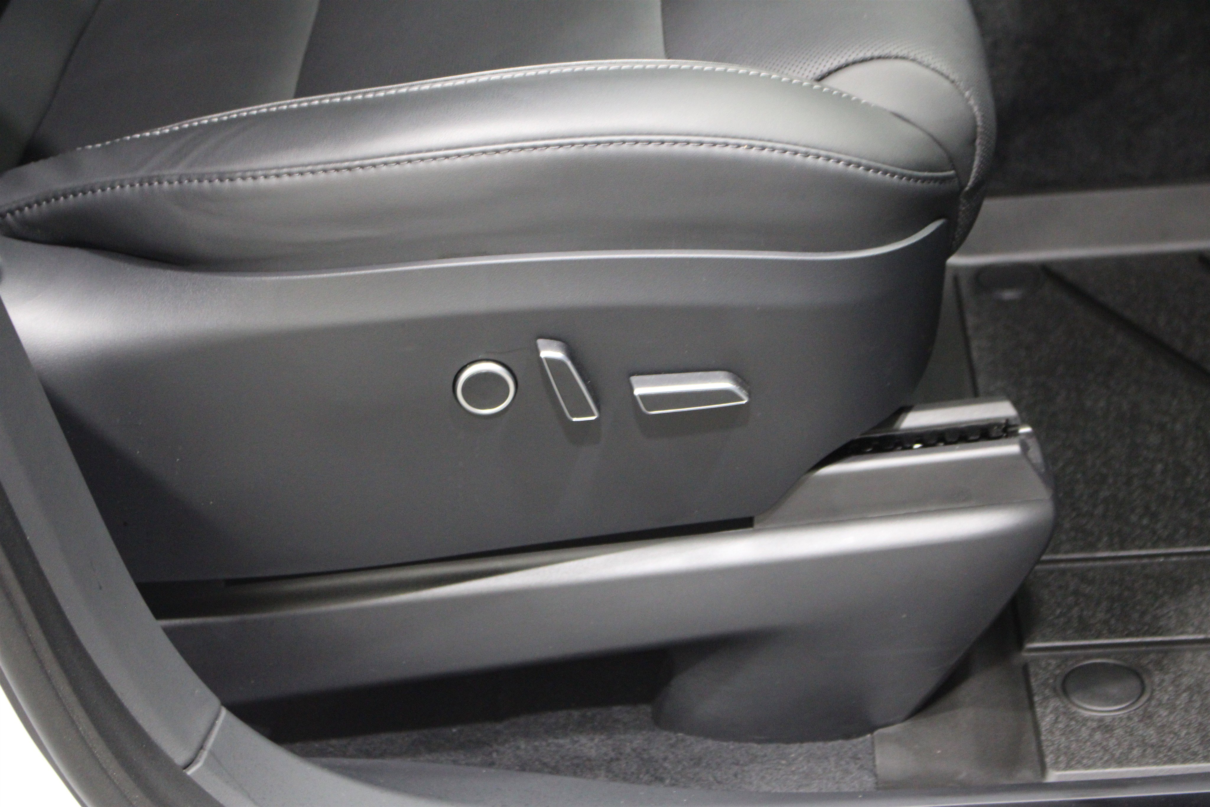 Used 2024 Tesla Model X Plaid AWD/4WD image 24