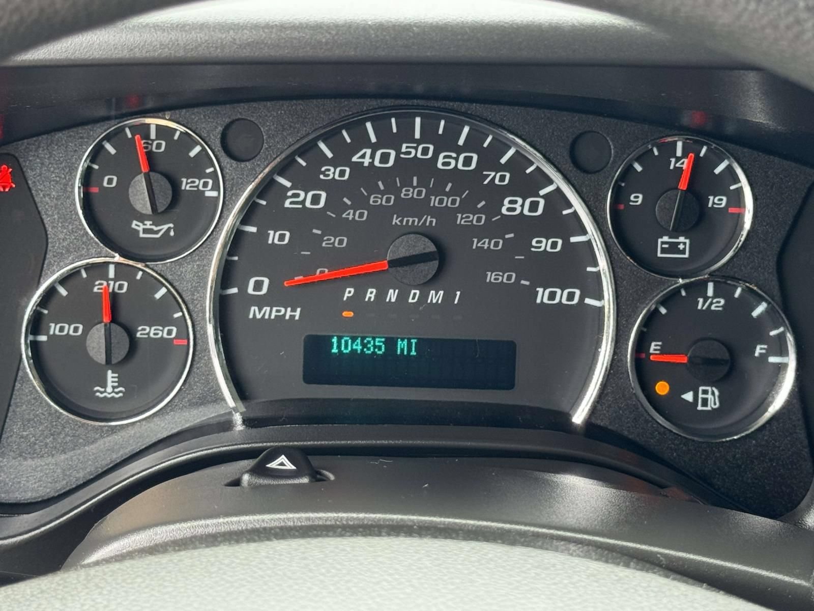 Used 2025 Chevrolet Express 2500 w/ Driver Convenience Package RWD image 9