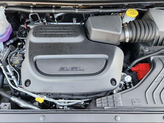 New 2026 Chrysler Pacifica Select FWD image 24