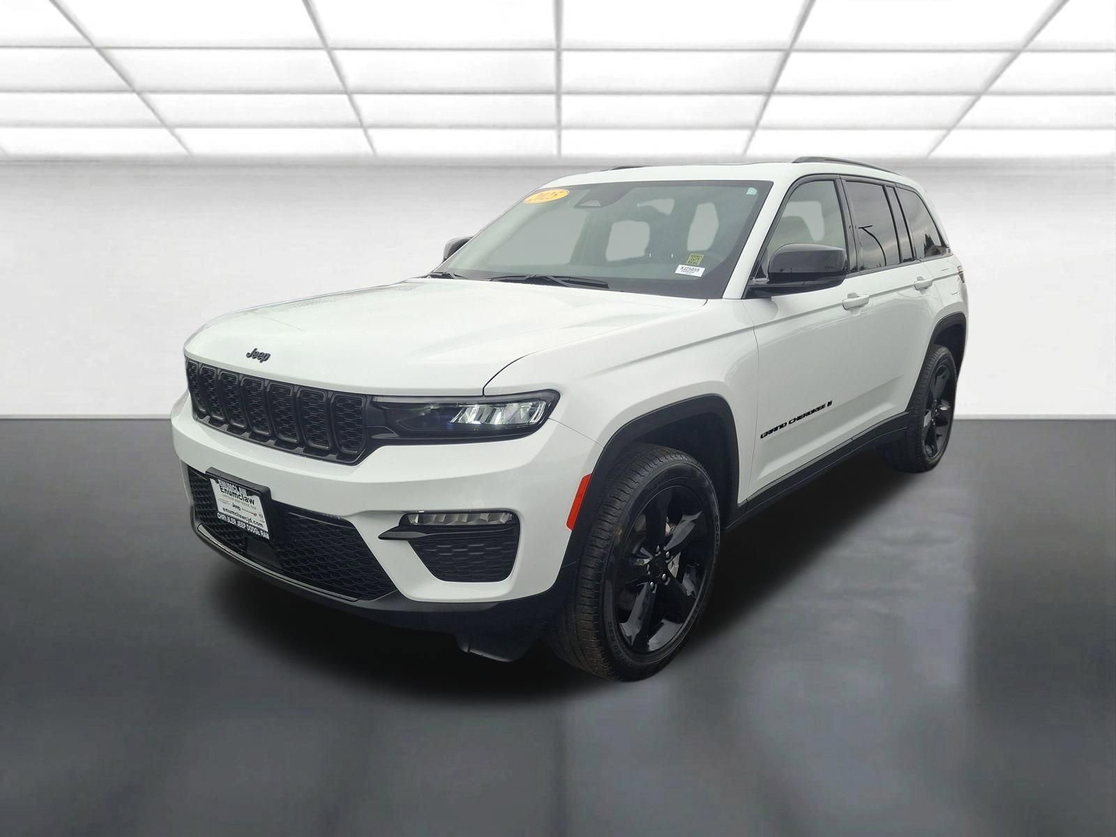 Used 2025 Jeep Grand Cherokee Limited w/ Black Appearance Package AWD/4WD image 7