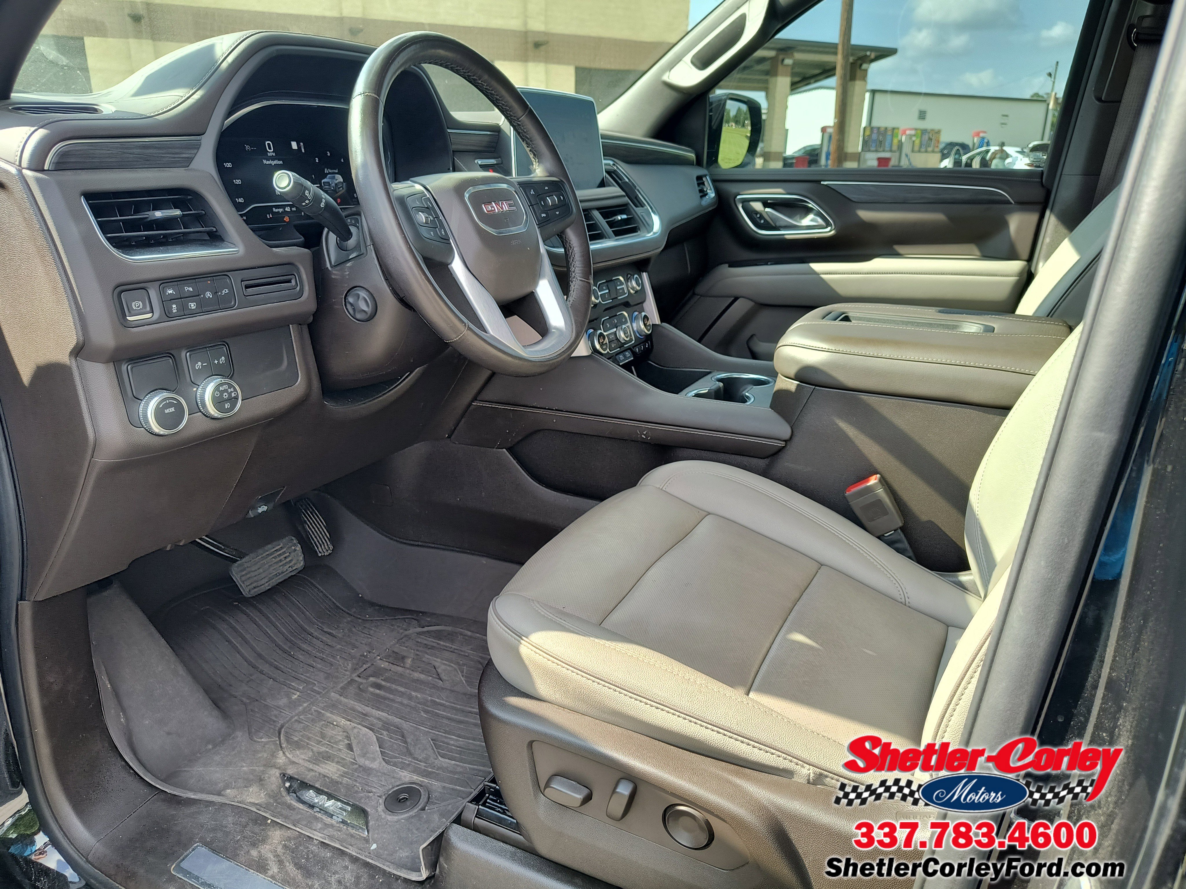 Used 2022 GMC Yukon SLT w/ SLT Luxury Package image 2