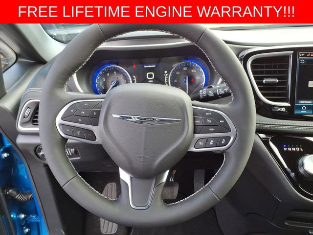 New 2026 Chrysler Pacifica Select AWD/4WD image 18