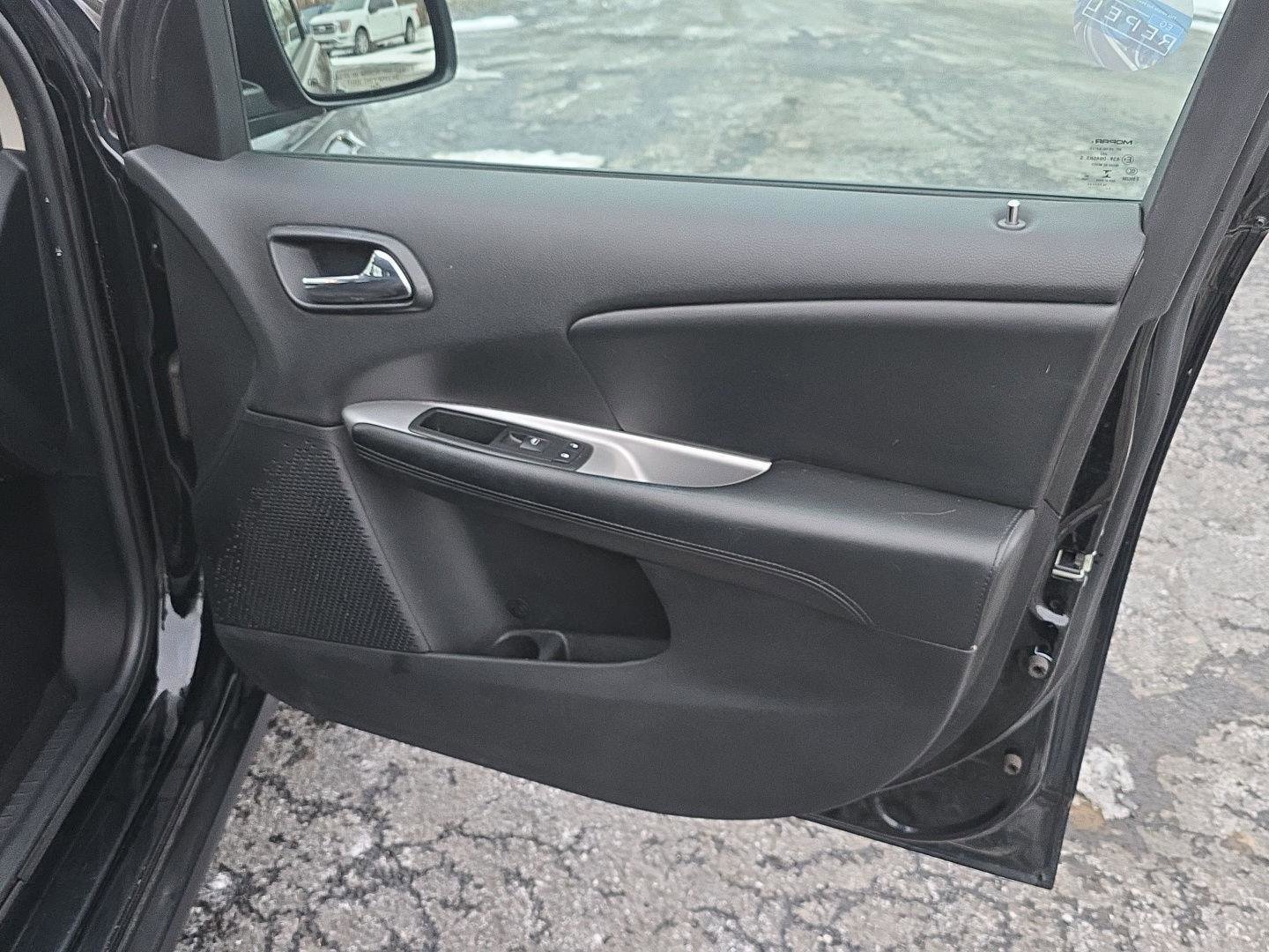 Used 2015 Dodge Journey American Value Package w/ Flexible Seating Group FWD image 35