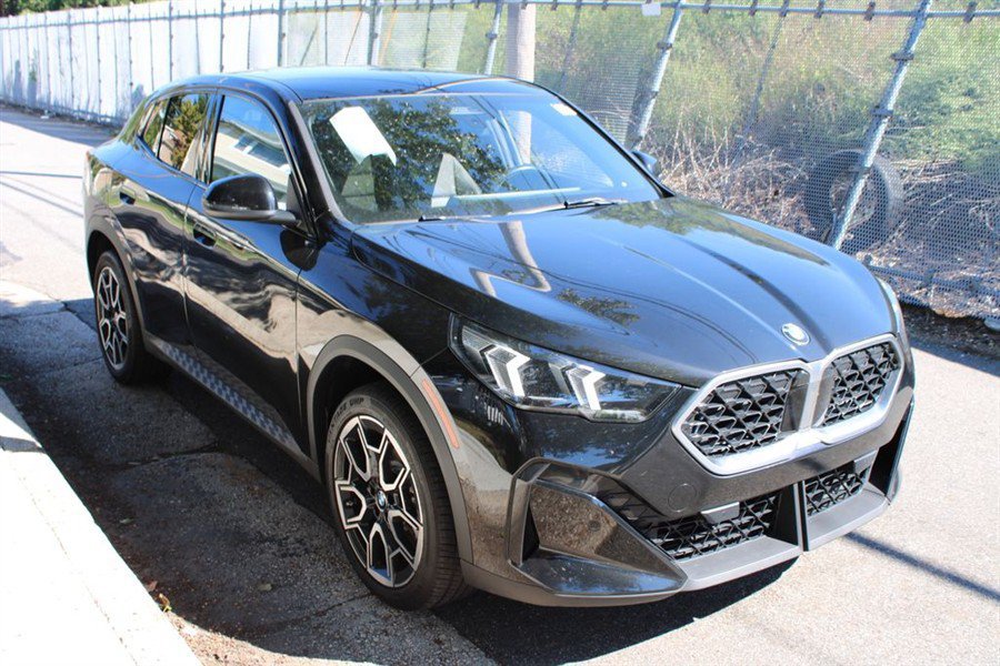 Used 2025 BMW X2 xDrive28i w/ Convenience Package AWD/4WD image 4