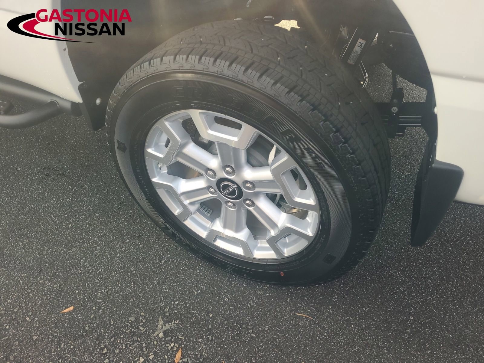 Used 2024 Nissan Titan SV w/ SV Convenience Package image 22