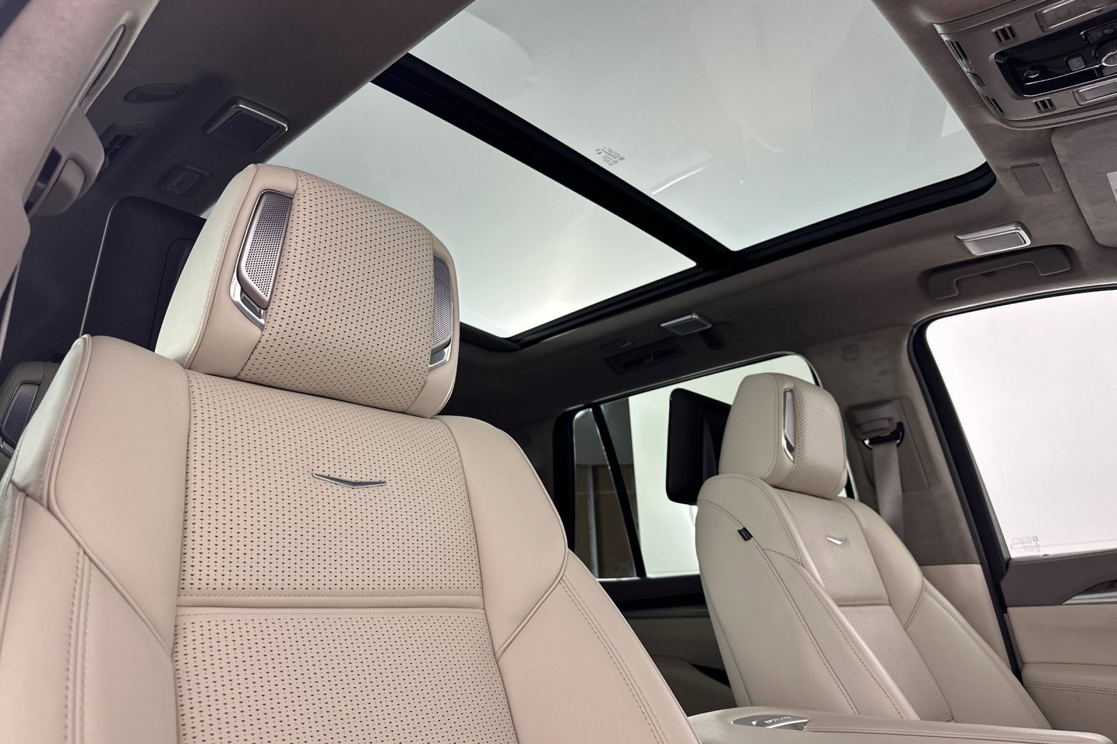 Used 2025 Cadillac Escalade Sport Platinum image 18