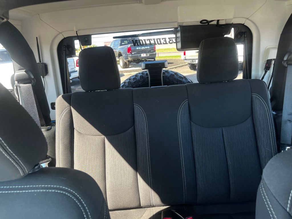 Used 2018 Jeep Wrangler Rubicon w/ Power Convenience Group image 47