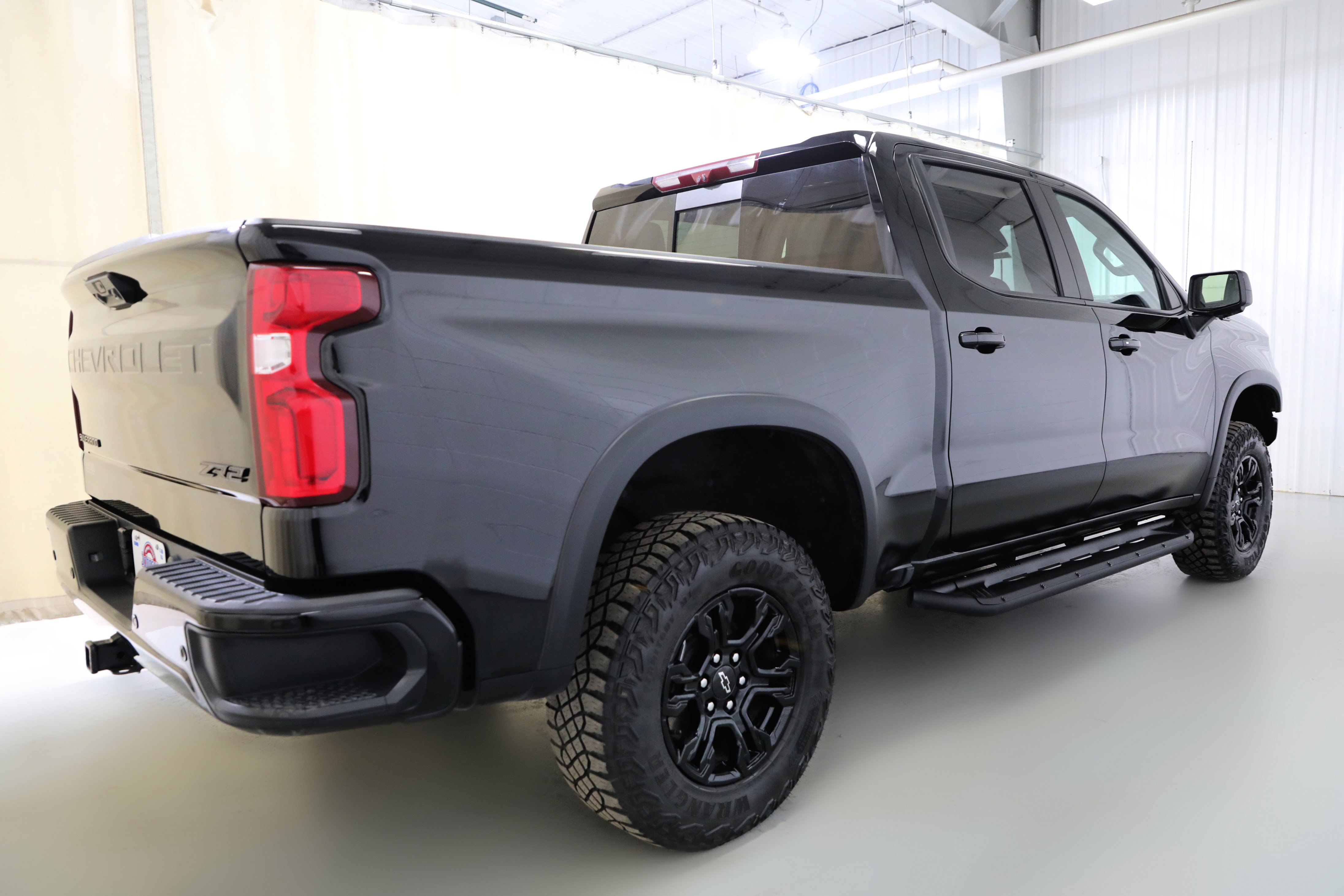 Used 2024 Chevrolet Silverado 1500 ZR2 w/ Technology Package image 19