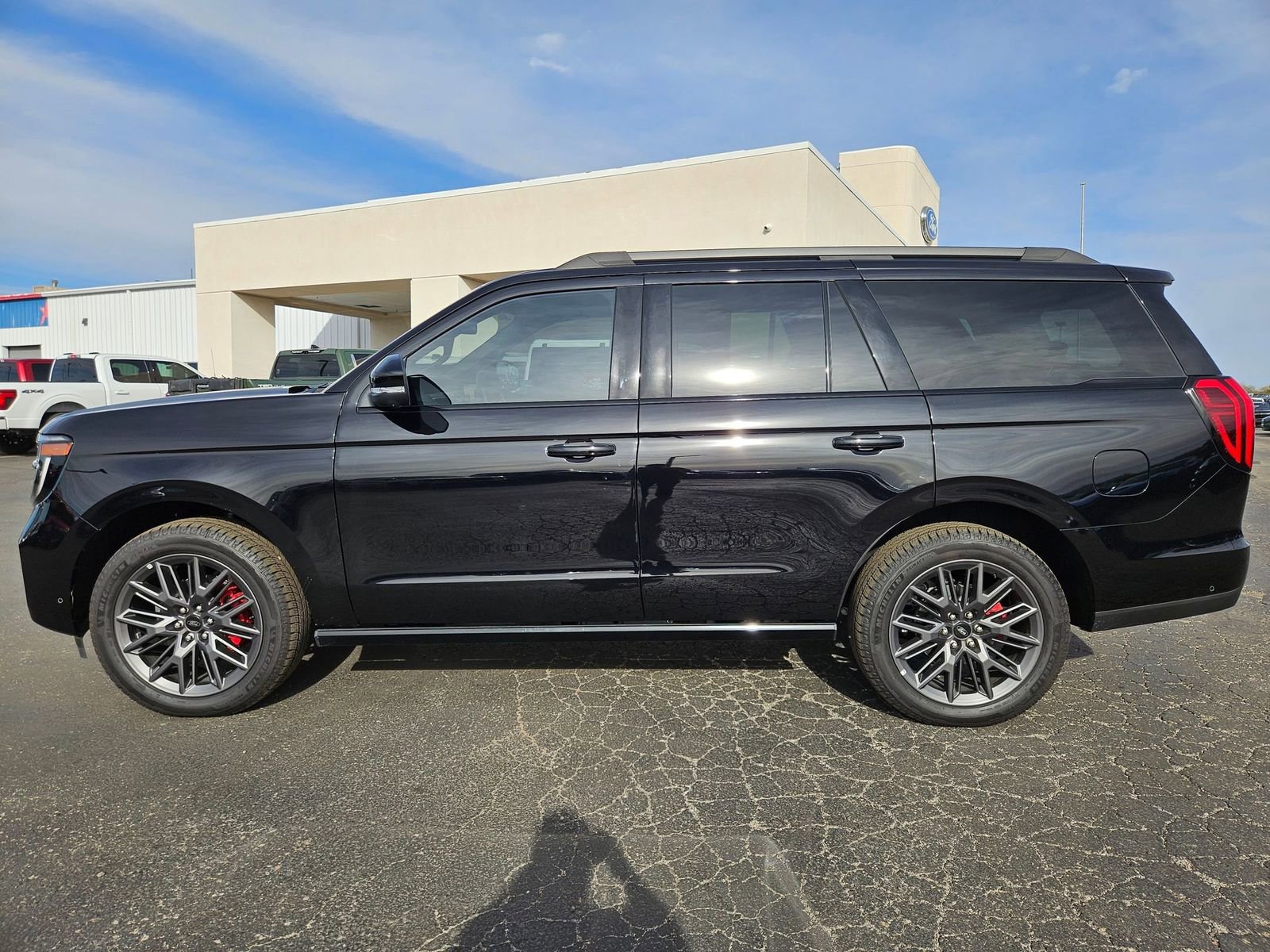 New 2025 Ford Expedition Platinum w/ Stealth Performance Package AWD/4WD image 9