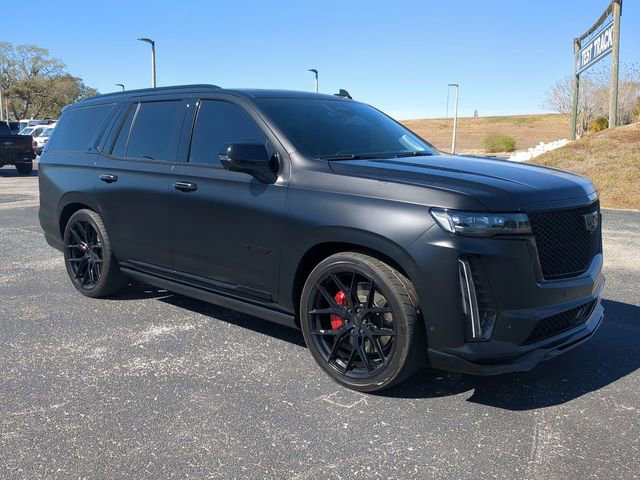 Used 2024 Cadillac Escalade V w/ LPO, ONYX Package image 2