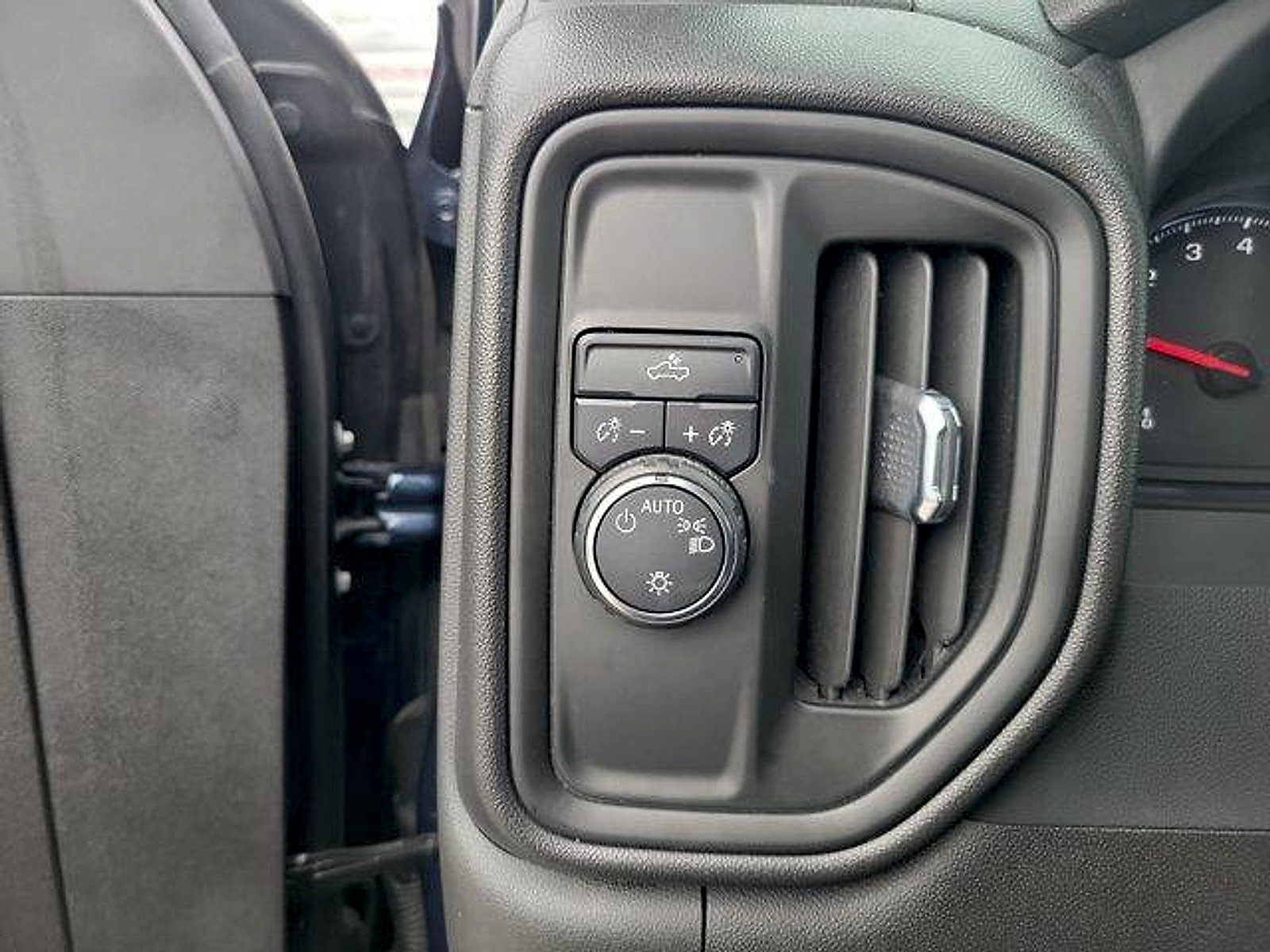 Used 2022 Chevrolet Silverado 1500 Custom RWD image 28