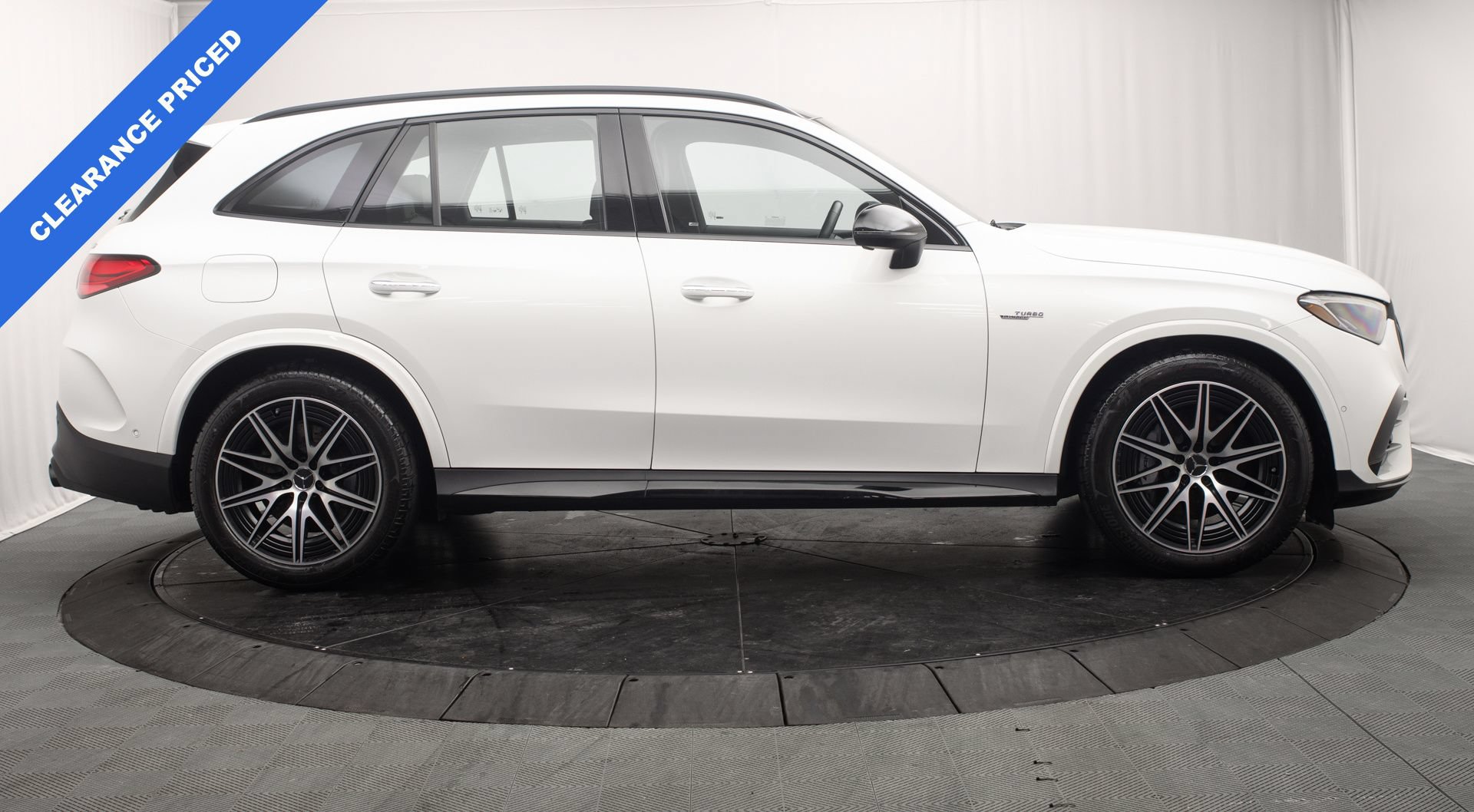 Used 2025 Mercedes-Benz GLC 43 AMG 4MATIC image 2