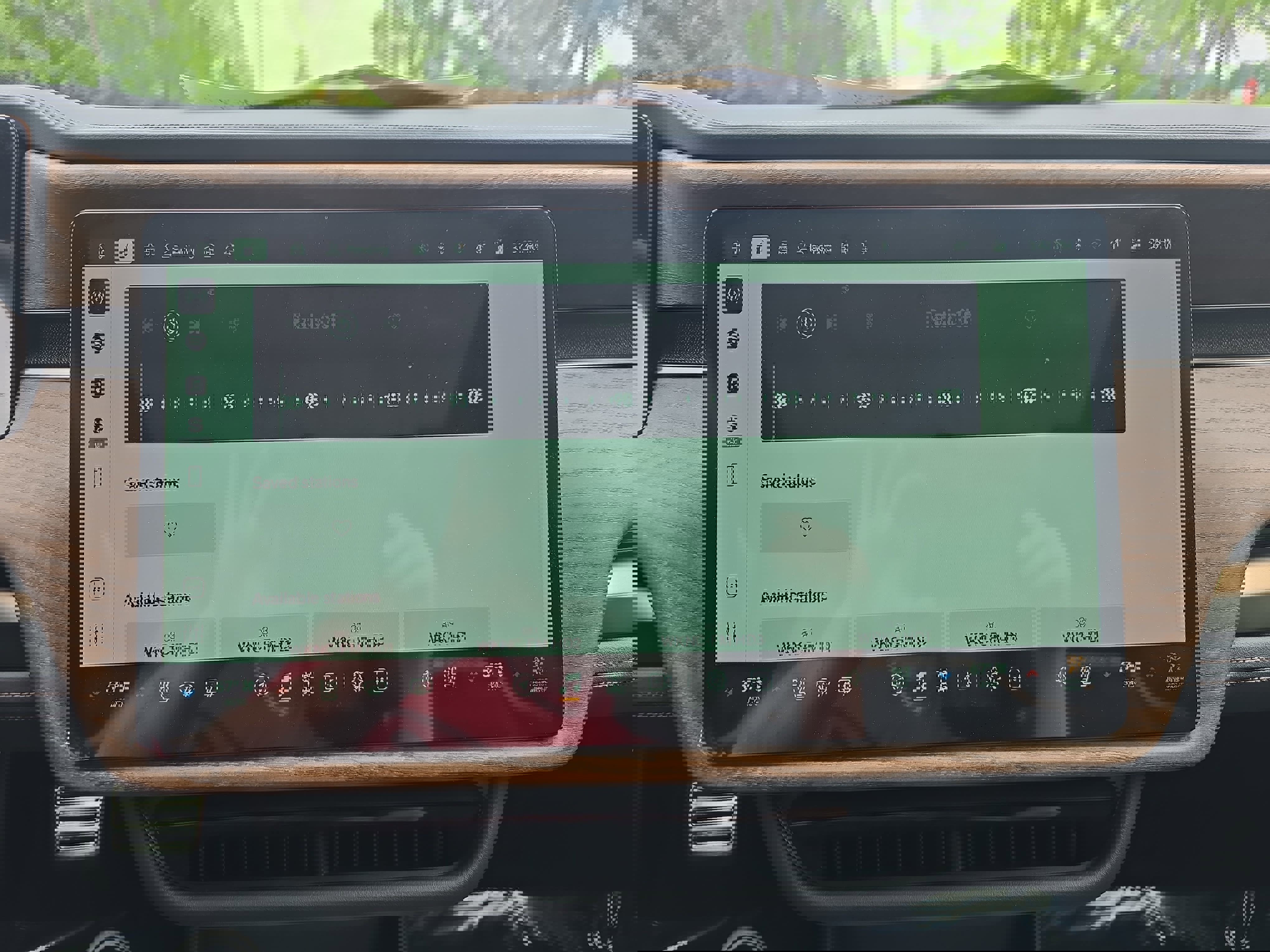 Used 2026 Rivian R1T Premium AWD/4WD image 21