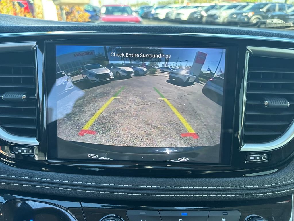 Used 2024 Chrysler Pacifica Select image 41