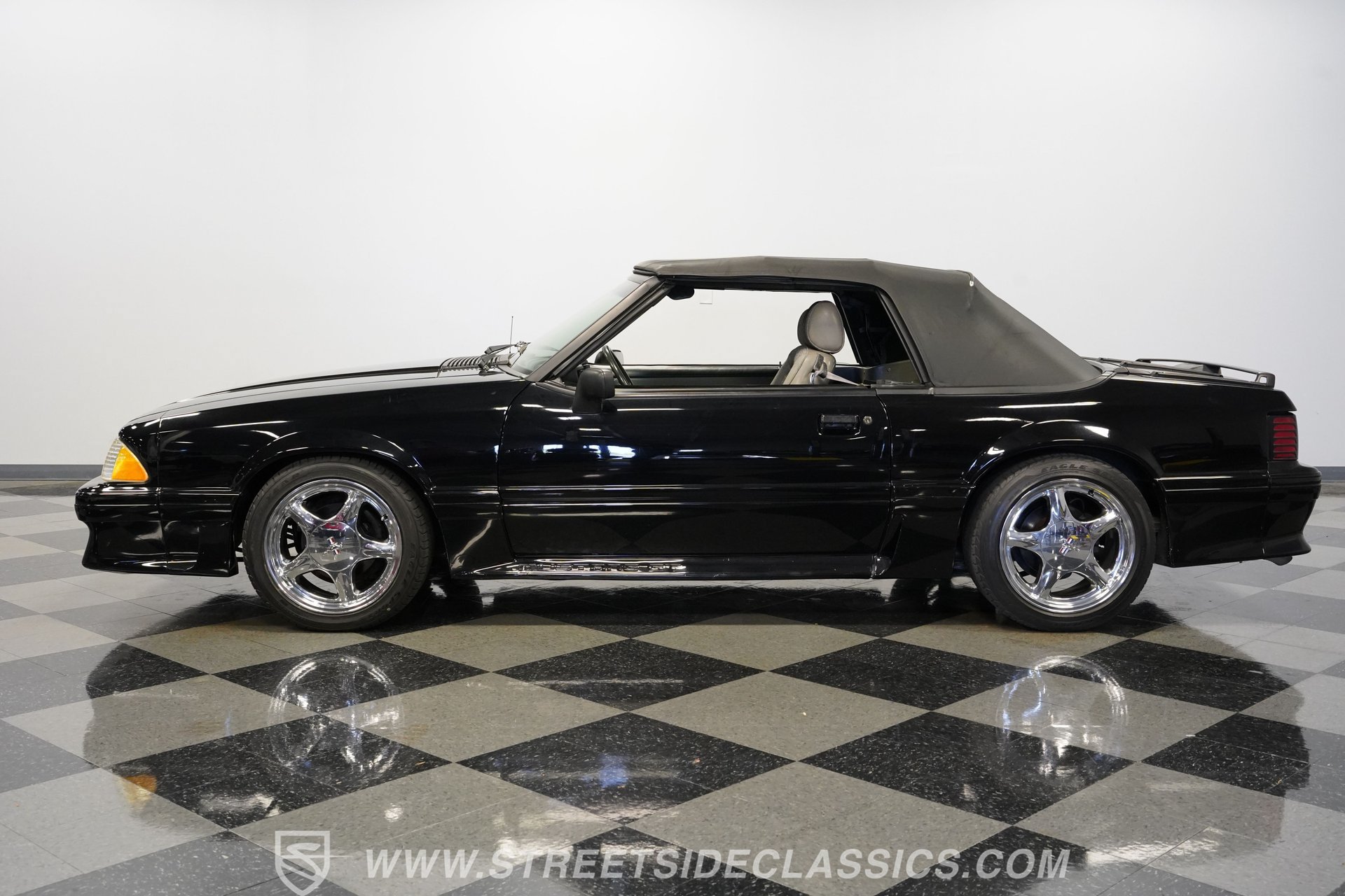 Used 1989 Ford Mustang GT RWD image 2