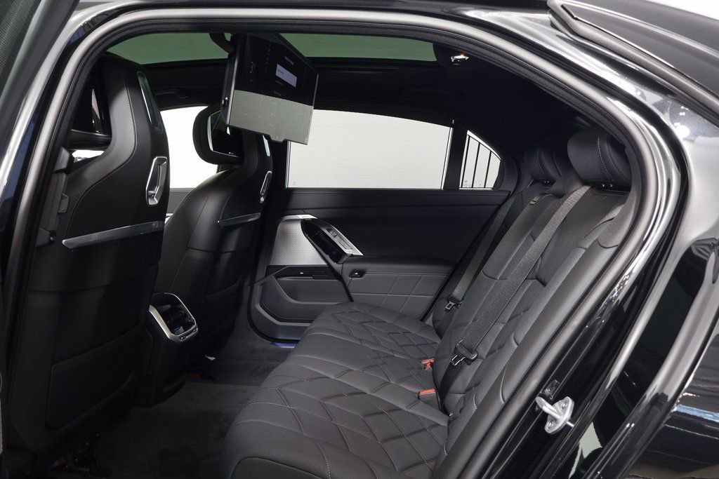 New 2026 BMW i7 eDrive50 w/ Executive Package RWD image 6