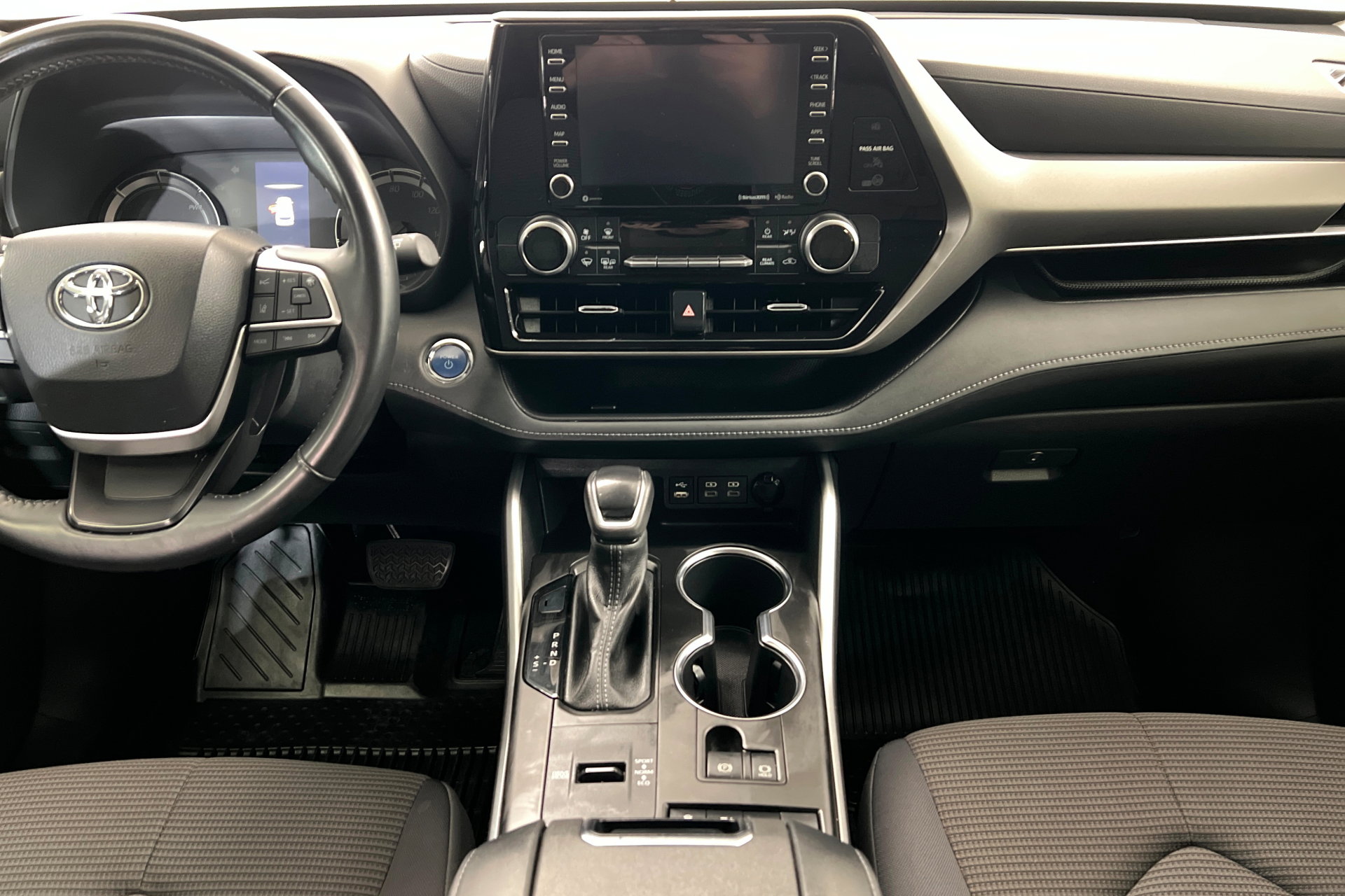 Used 2022 Toyota Highlander LE image 14