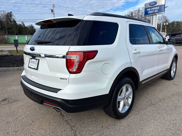 Used 2018 Ford Explorer XLT image 3