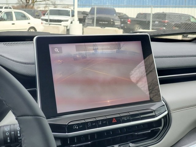 Certified 2023 Jeep Compass Limited image 19