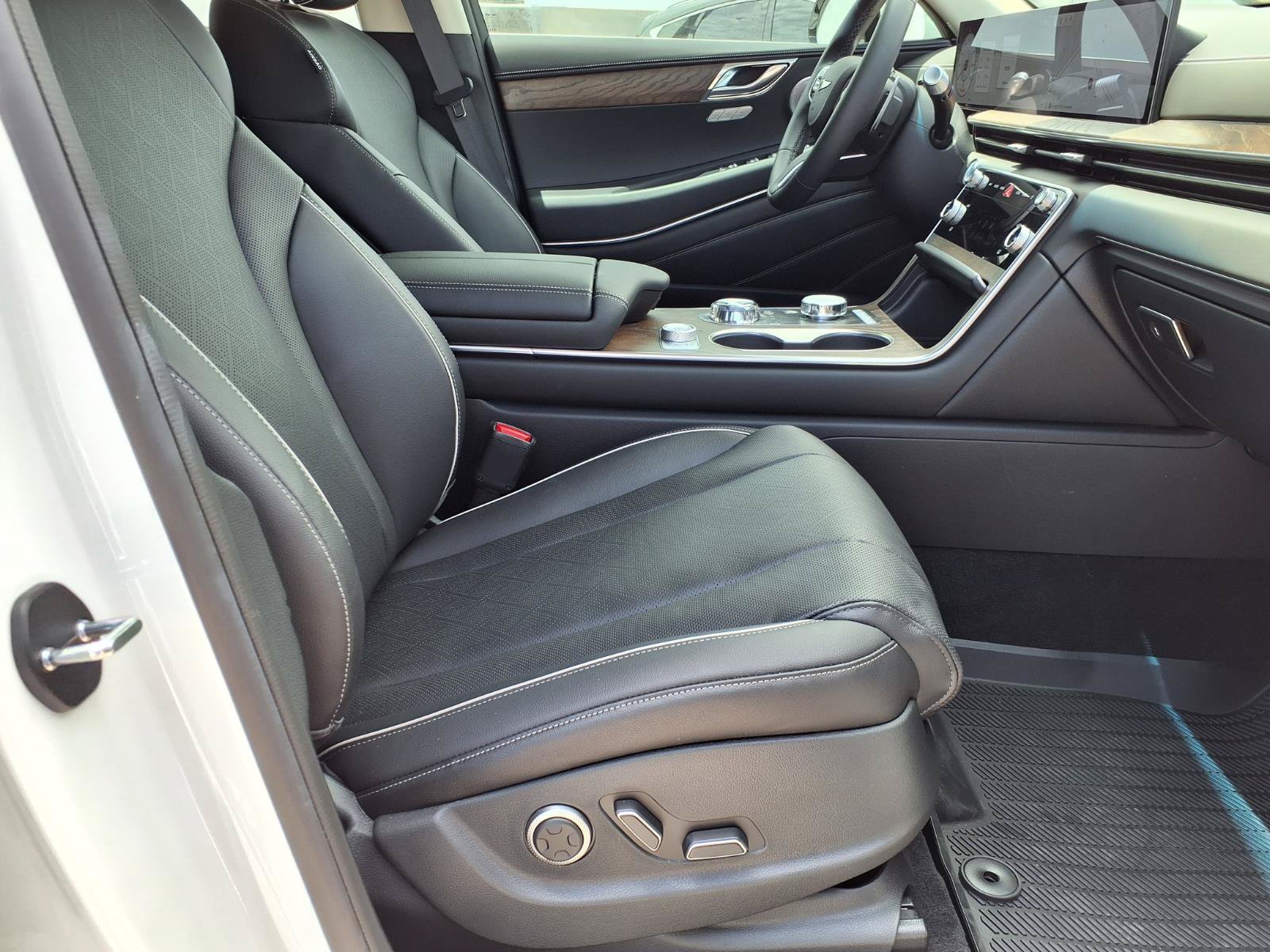 Certified 2026 Genesis GV80 3.5T Advanced AWD/4WD image 12