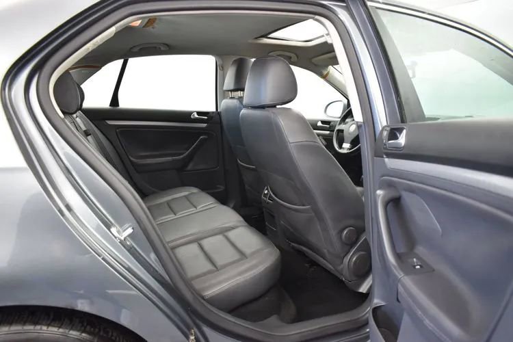 Used 2008 Volkswagen Jetta SE FWD image 17