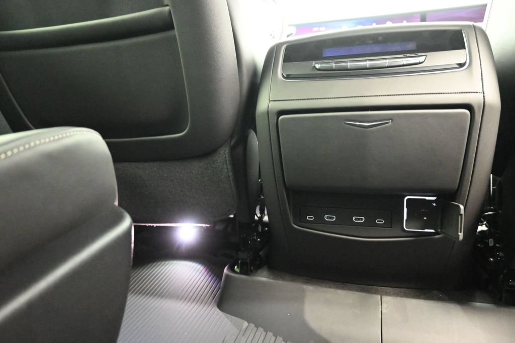 New 2026 Cadillac Escalade Platinum Sport w/ LPO, ONYX Package AWD/4WD image 23