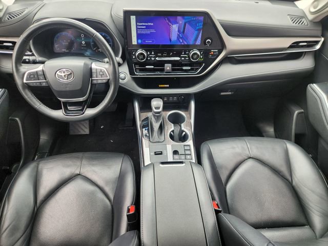Used 2023 Toyota Highlander Limited FWD image 26