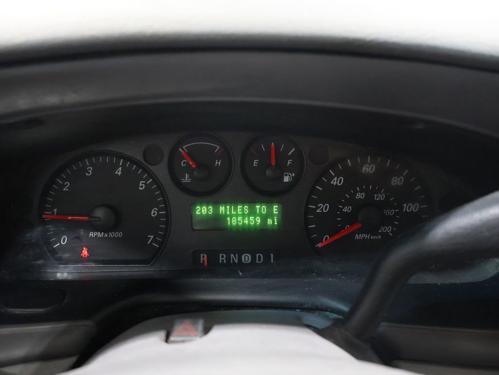 Used 2005 Ford Taurus SE image 31