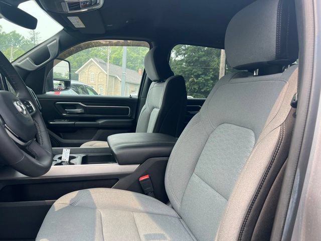 Used 2025 RAM 1500 Big Horn AWD/4WD image 3