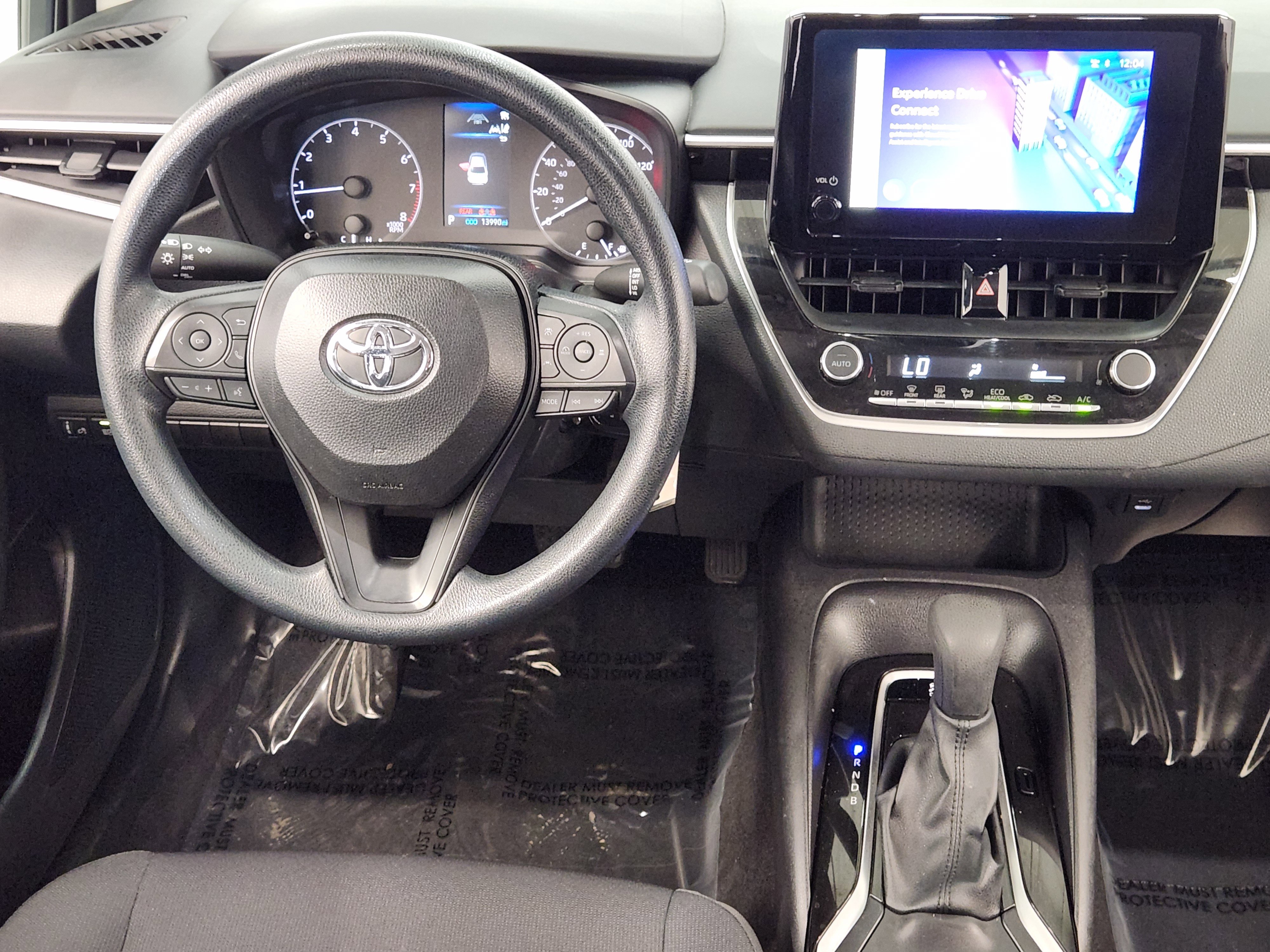 Used 2025 Toyota Corolla LE image 27