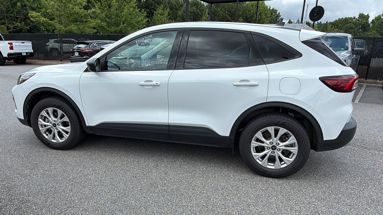 Used 2025 Ford Escape Active AWD/4WD image 11