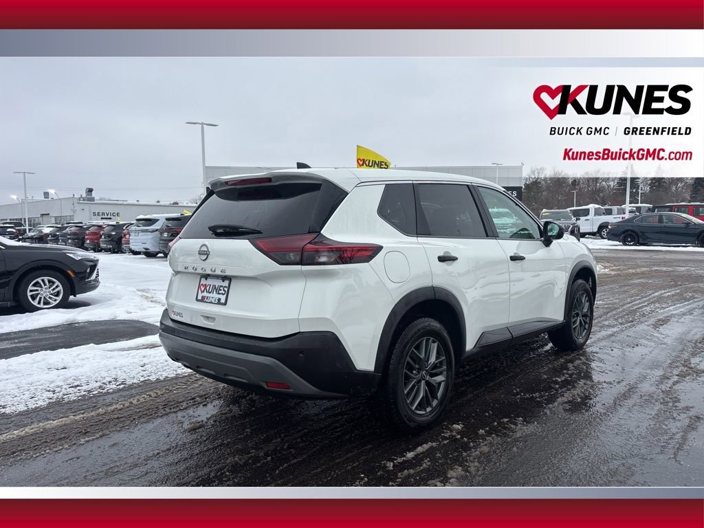 Used 2023 Nissan Rogue S image 5