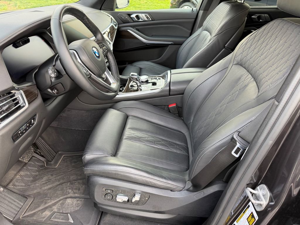 Used 2023 BMW X5 xDrive45e w/ Executive Package image 3