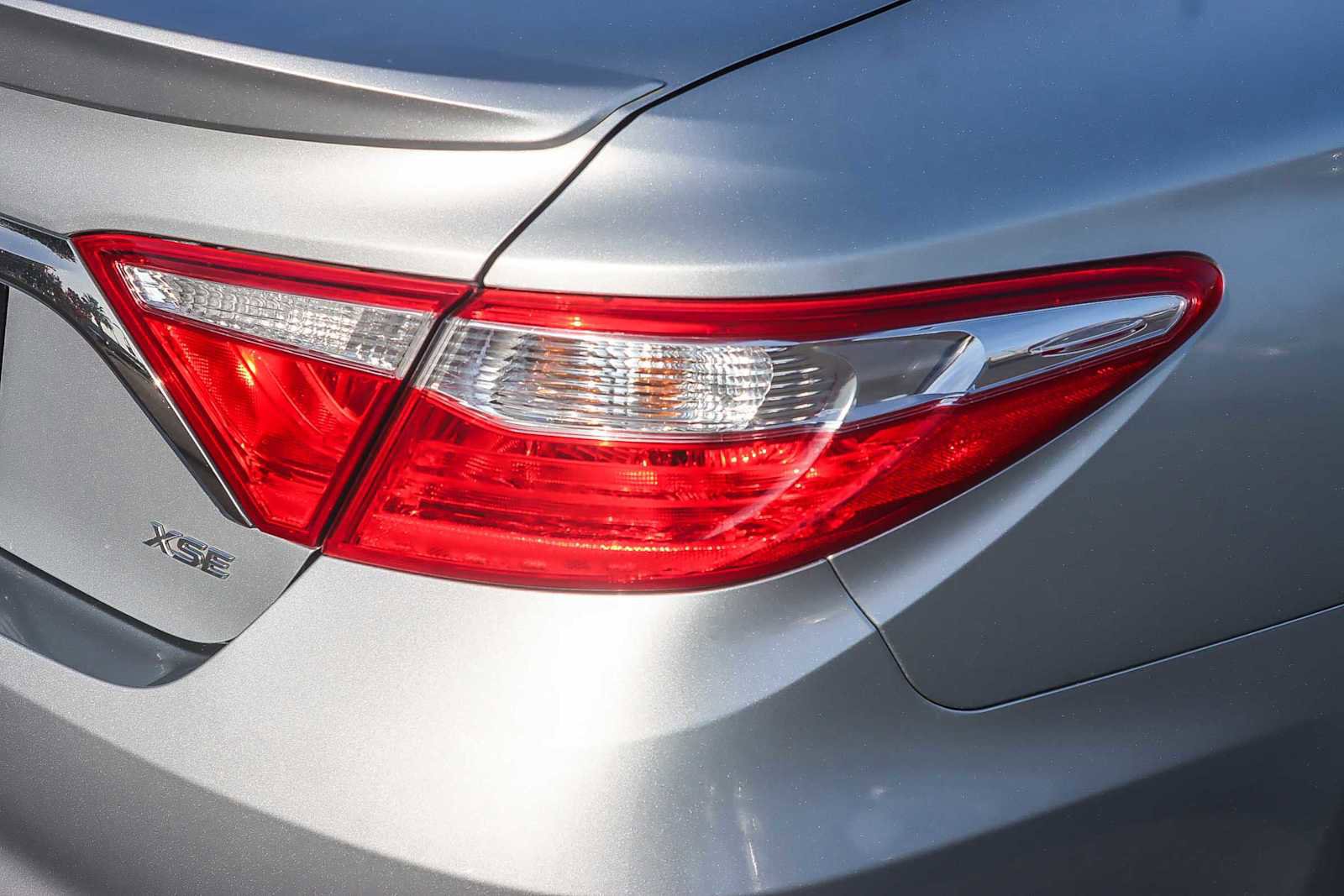 Used 2015 Toyota Camry XSE image 8