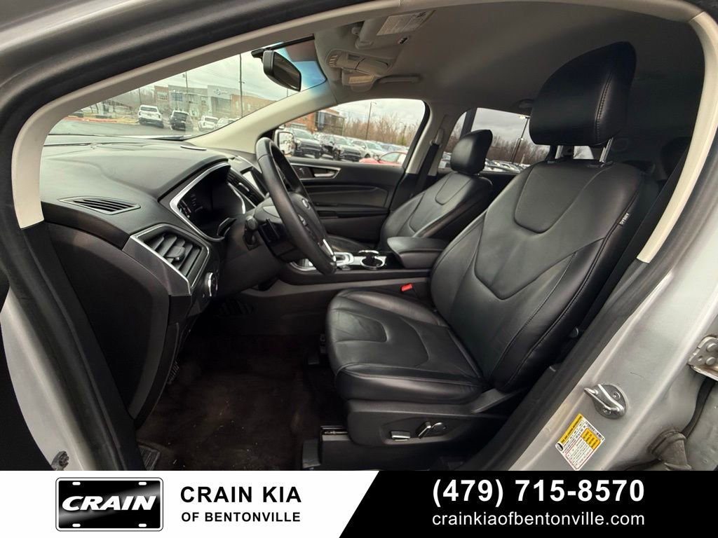 Used 2017 Ford Edge Titanium FWD image 11