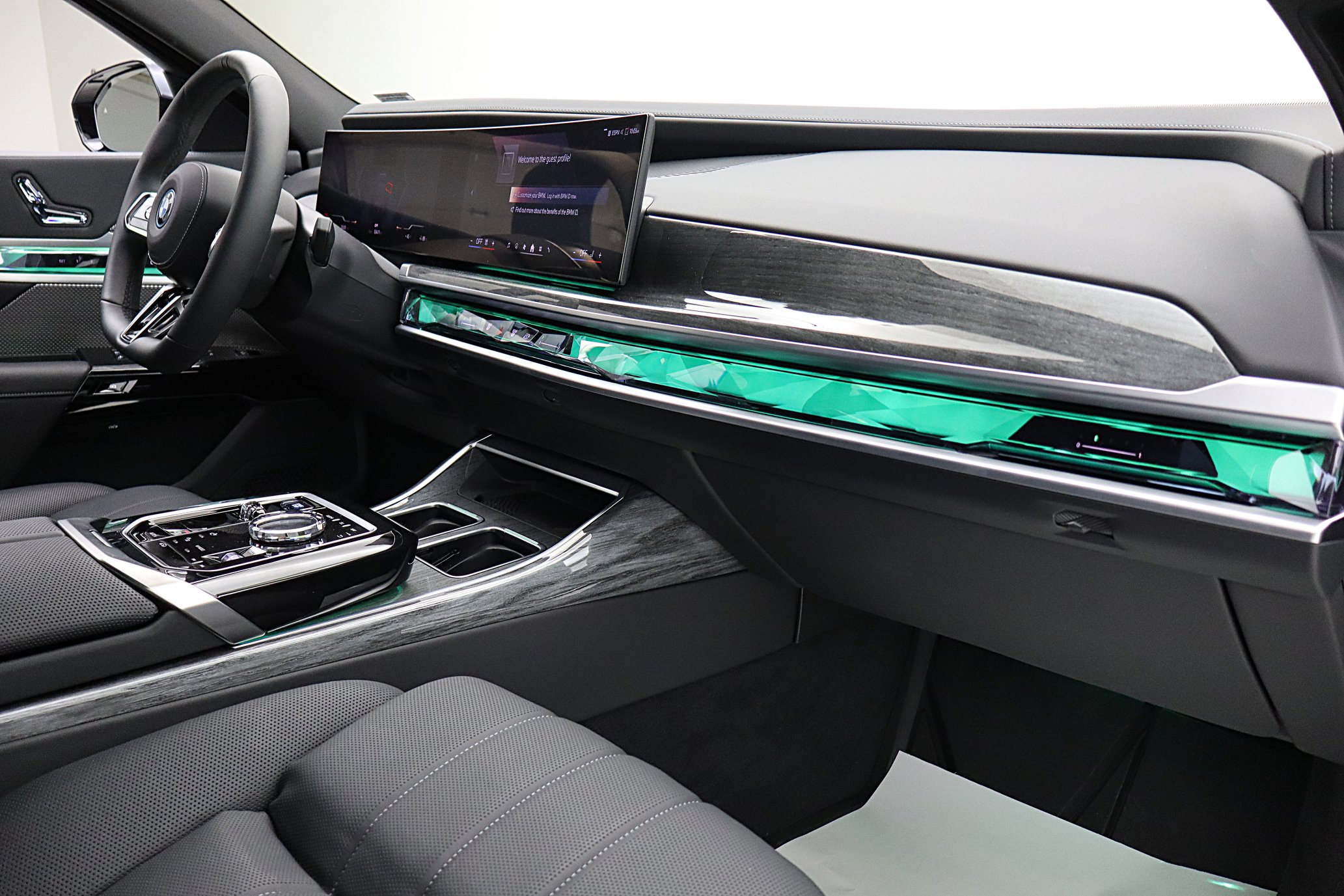 Used 2023 BMW i7 xDrive60 image 46