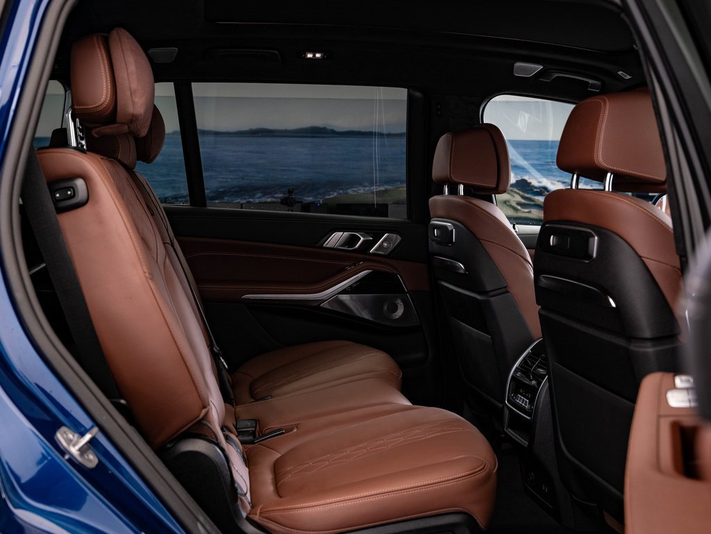 Used 2024 BMW X7 M60i w/ Executive Package image 46