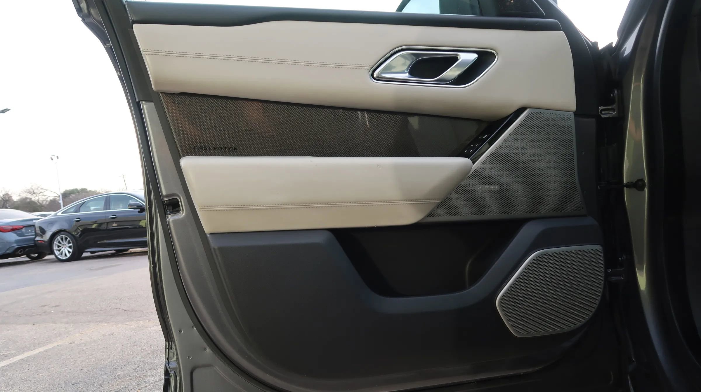 Used 2018 Land Rover Range Rover Velar image 48