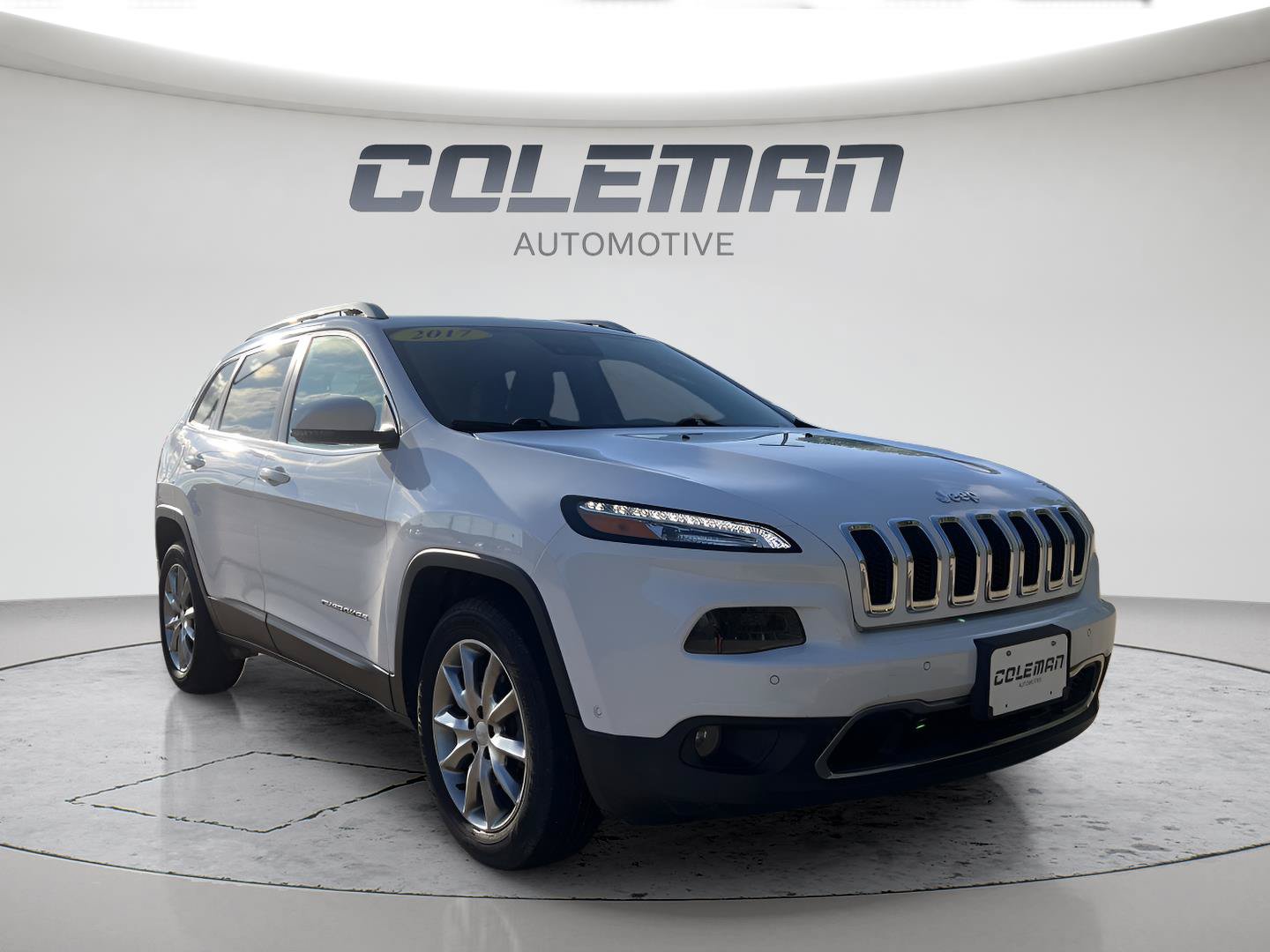 Used 2017 Jeep Cherokee Limited w/ Luxury Group AWD/4WD image 25