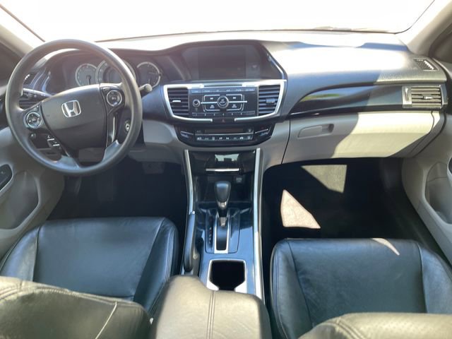 Used 2017 Honda Accord LX image 29
