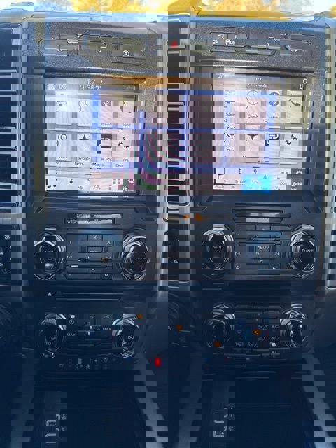 Used 2018 Ford F150 Platinum w/ Equipment Group 701A Luxury image 15