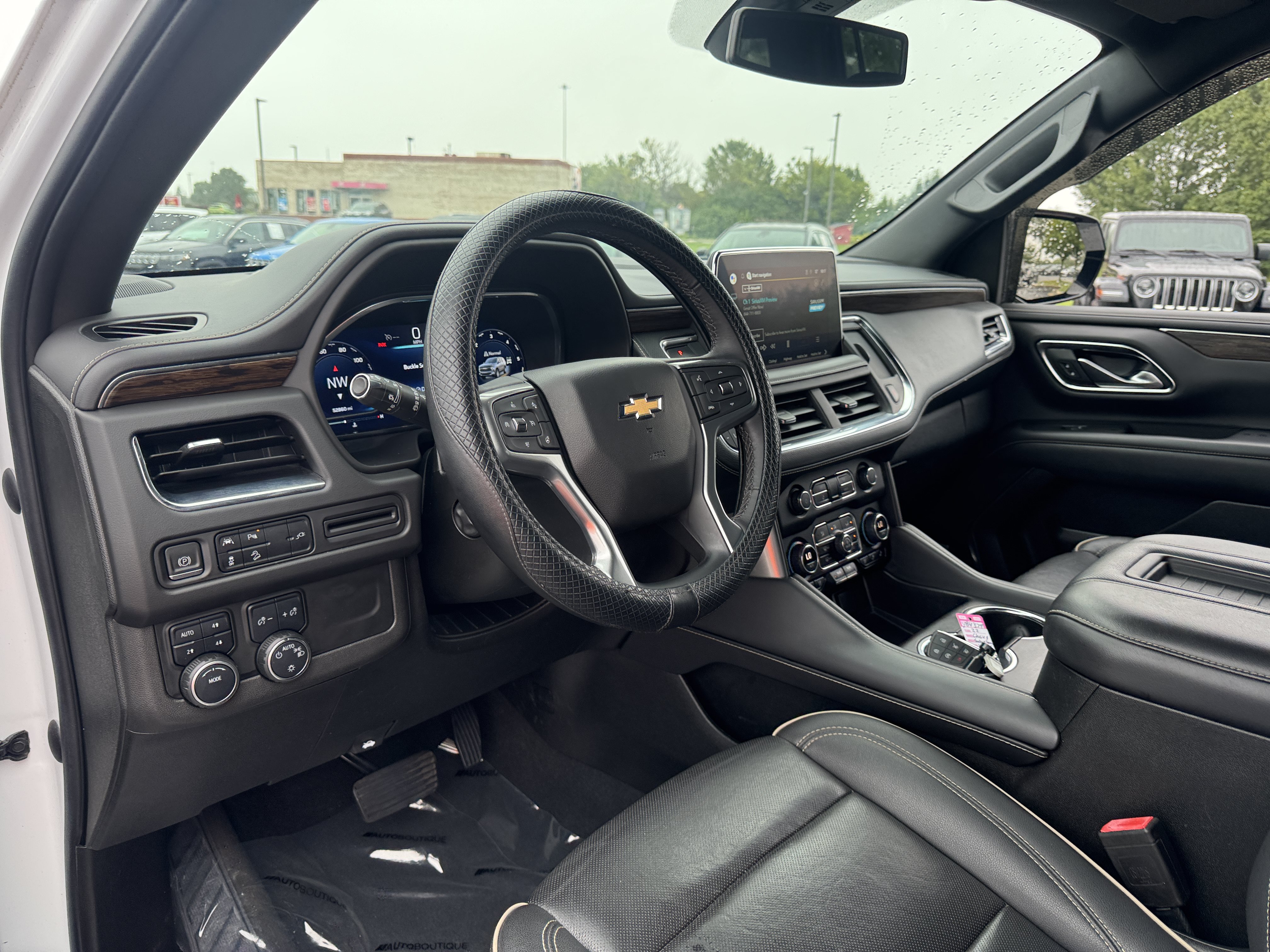 Used 2022 Chevrolet Suburban Premier AWD/4WD image 7